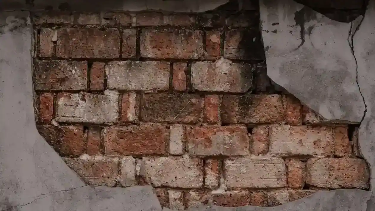 How Chicago's Freeze-Thaw Cycles Damage Masonry (And How to Prevent It)